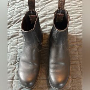 Red Wing Classic Chelsea Men’s 8.5D in Black Harness without box